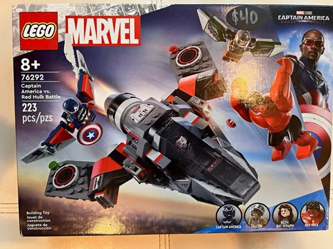 LEGO Marvel Captain America vs Red Hulk Battle 76292 223 pcs Ages 8+