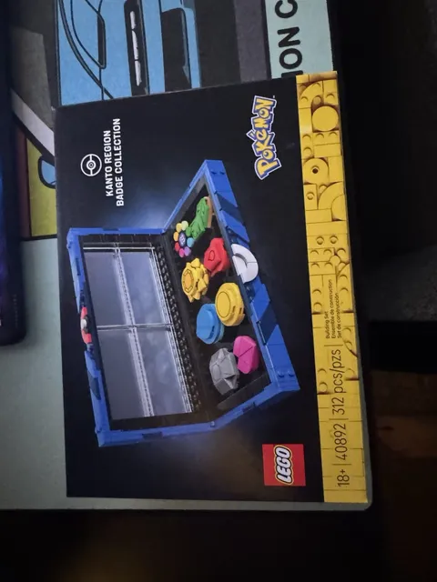 LEGO GWP POKÉMON KANTO REGION BADGE COLLECTION 40892 NEW AND SEALED