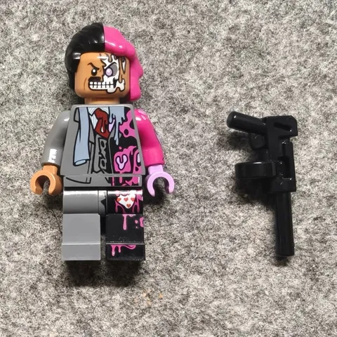 LEGO DC Two-Face Minifigure sh395 Super Heroes Set 70915 Fast Shipping！