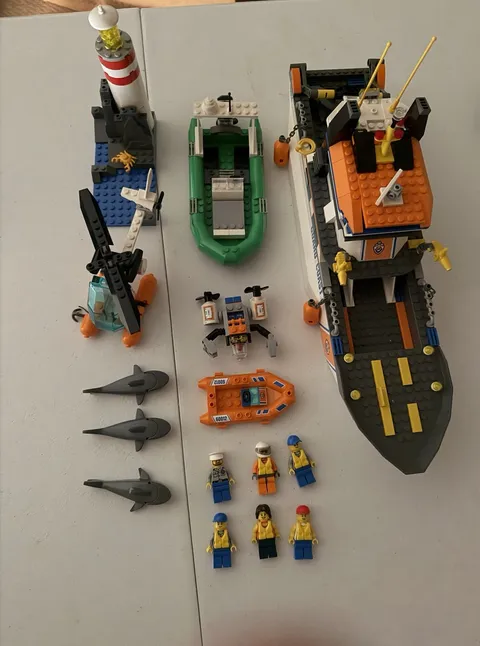 LEGO City: Coast Guard Patrol (60014) 100% Complete With Minfigures