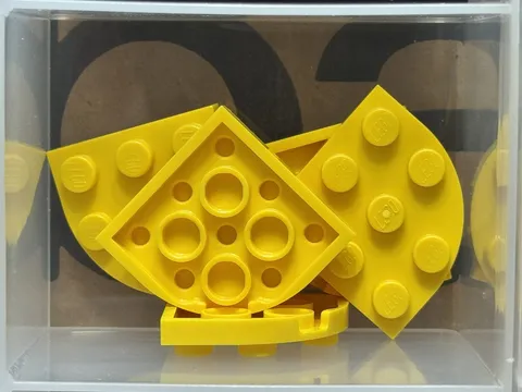 LEGO Parts - Yellow Plate, Round Corner 3 x 3 - No 30357 - QTY 5