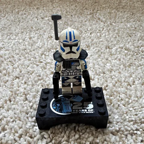 LEGO Star Wars Clone Trooper Minifigure w/ Blaster & 25 Years Display Base