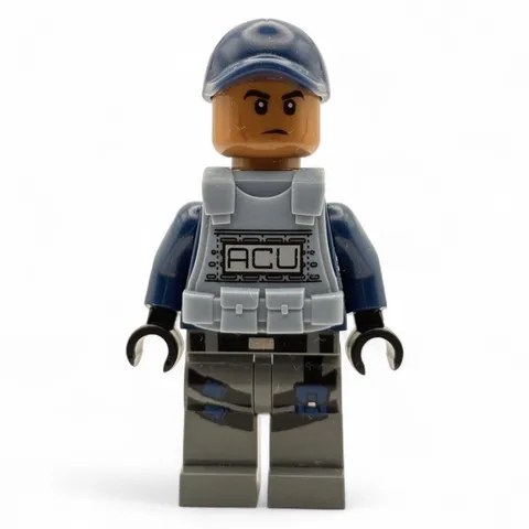 LEGO ACU Trooper - Vest, Cap, Male, Medium Nougat Head Item No: dim004