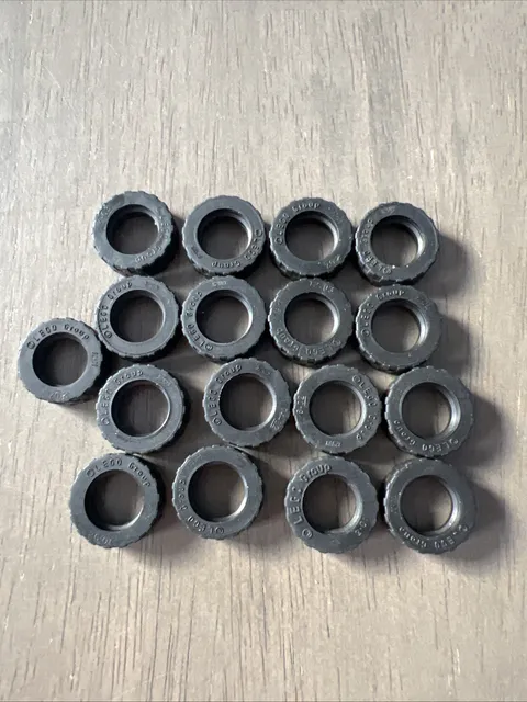 LEGO 92409 Black Tire 17.5mm D. x 6mm with Shallow Staggered Treads 17 Pieces