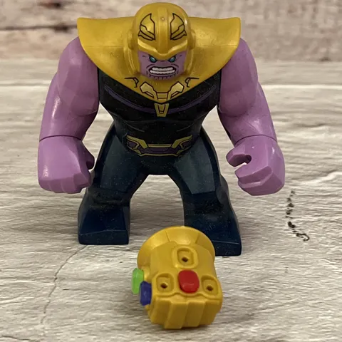 LEGO Marvel Avengers Infinity War Thanos Big Fig Minifigure w/ Gauntlet