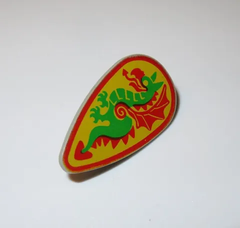 LEGO #20 Dragon red green yellow ovoid shield minifigures 6079 6048 6082 6043
