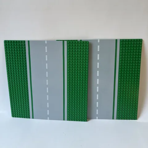 Lego 30279pb02 610p01 Green Baseplate Road 32 x 32 8-Stud Straight Lot Of 2