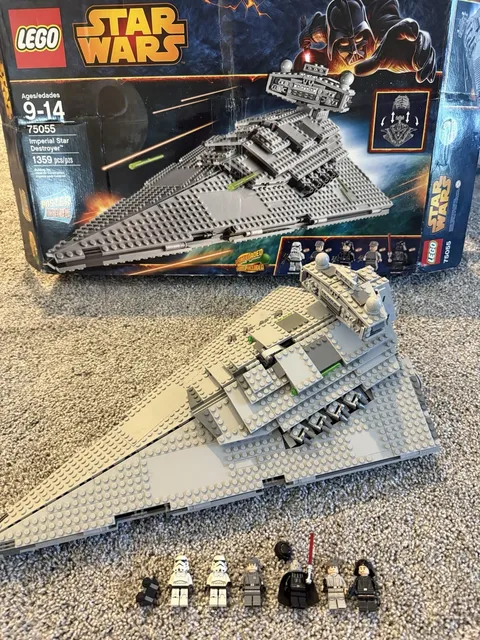 LEGO Imperial Star Destroyer (75055) Complete with All Minifigures, Box, Manual