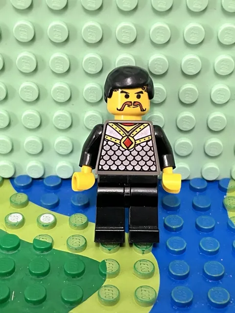 Lego Minifigures Castle Knight Blacksmith II Cas204