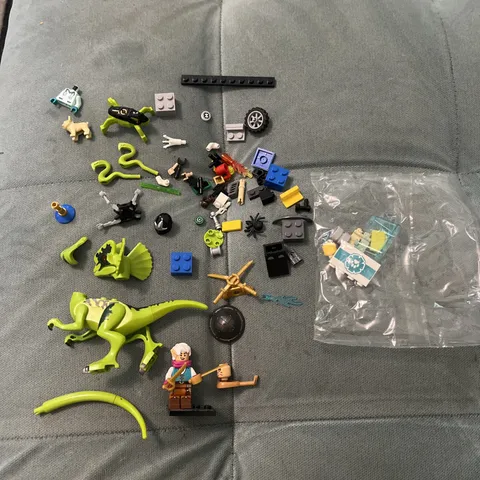 Lego Figure and Parts Lot