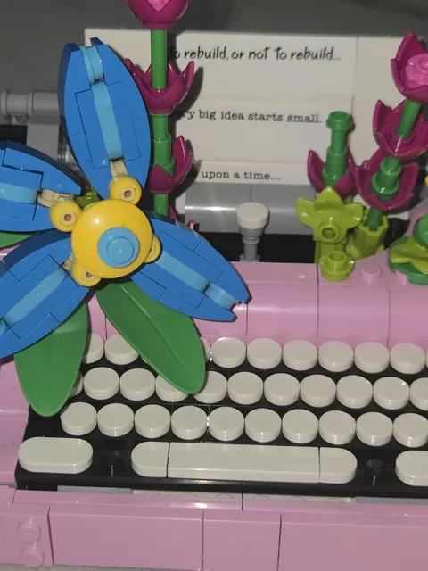 LEGO Creator 31169  CREATOR 3 In 1 Typewriter, Guitar,  Flower