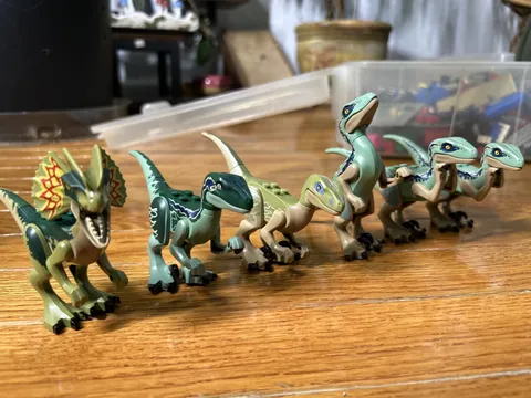 RARE LEGO Dinosaur Mini Figs Dilophosaurus Velociraptor Lot