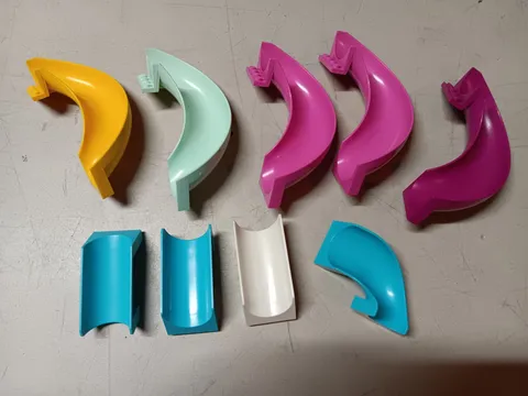 LEGO LOT OF 9 PLAYGROUND SLIDES 7X12X8 6X6X6 CURVED 4X6X6 STRAIGHT