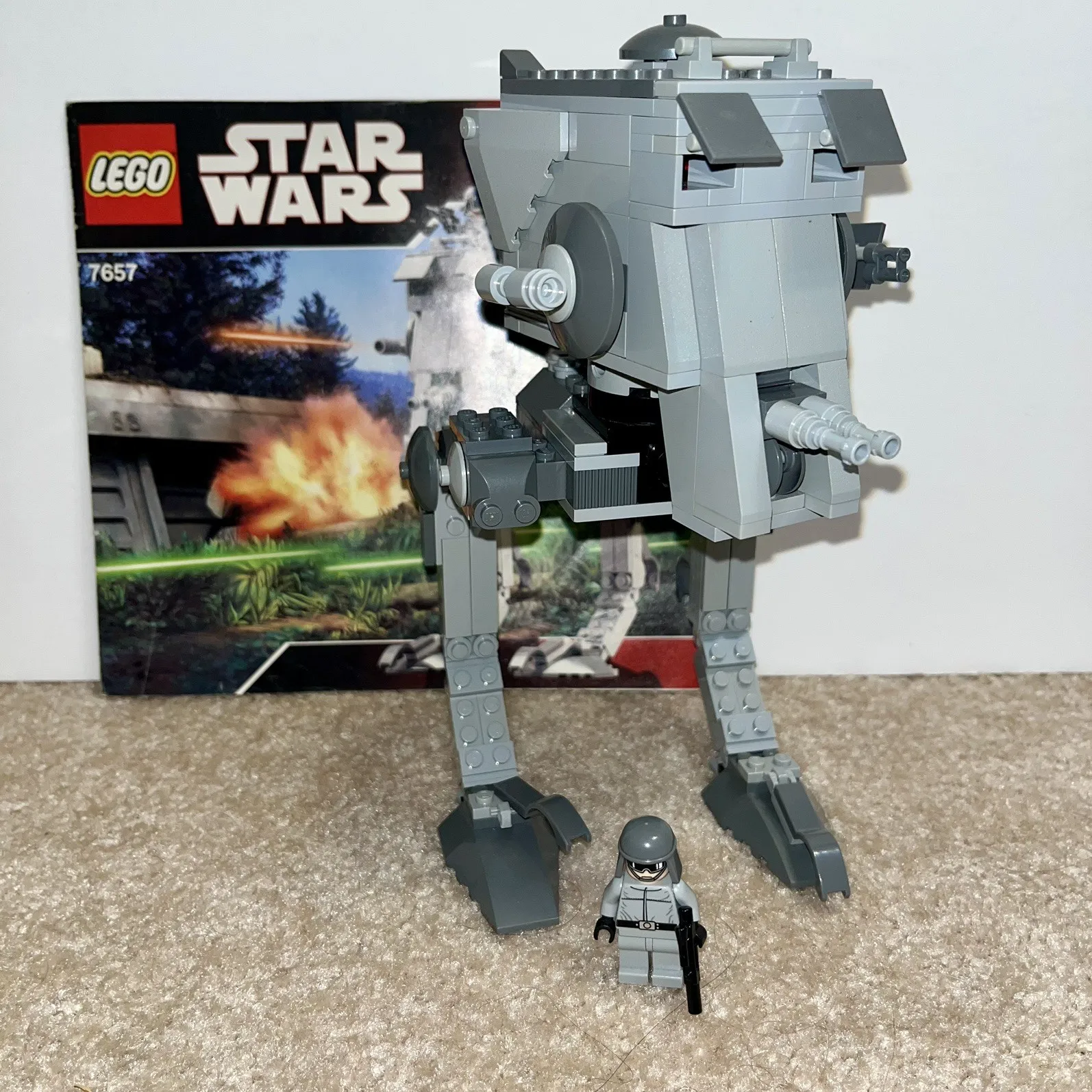 2007 LEGO Star Wars AT-ST 7657 W/ Instructions Missing 1 Brick! Read Description