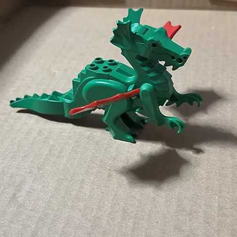VTG LEGO 6028 Castle Knight Classic Green Red Winged Dragon Minifigure