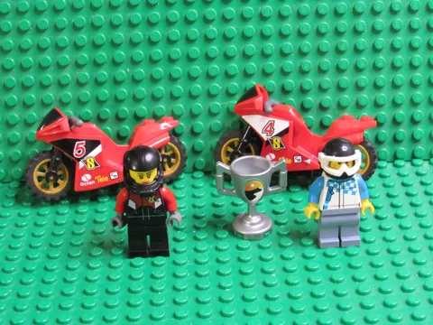 Lego CITY Lot 2 Red Motorcycle Racing Bike + Driver Minifigs 60084 Trophy MK54
