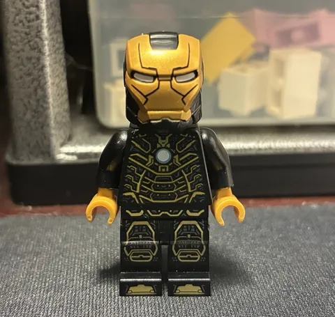 LEGO MARVEL SUPER HEROES Mark 41 Armor Trans Clear Head Minifigure sh567