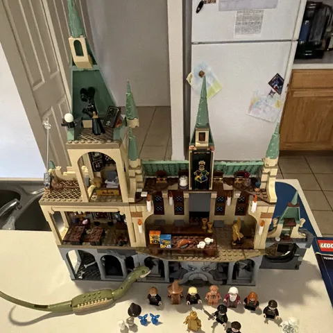 LEGO Harry Potter Hogwarts Chamber of Secrets 76389 1176 pcs Age 8-14 Light Up