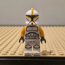 LEGO Star Wars Clone Trooper Minifigure White & Orange w/ Helmet