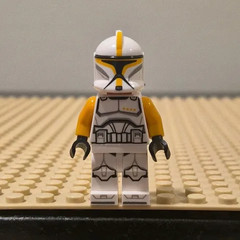 LEGO Star Wars Clone Trooper Minifigure White & Orange w/ Helmet