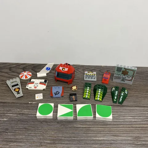 Lego Lot Of 20 Mixed Printed And Sticker Pieces, Roofs Slopes