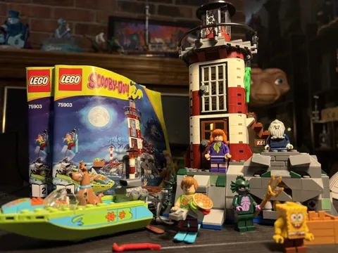 Lego Scooby-Doo! Haunted Lighthouse Set 75903 100% Complete With bonus SpongeBob