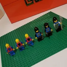 LEGO Castle Knights Minifigures Lot of 6 w/ Helmets Weapons & Shields