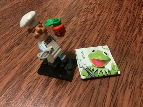 LEGO DISNEY THE MUPPETS SWEDISH CHEF MINIFIG NEW 71033 WITH CATALOGUE FIGURE