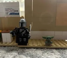 LEGO Star Wars Mandalorian & Grogu Minifigures Lot w/ Dark Saber & Rifle