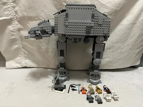 LEGO Star Wars: At-At Walker 8129 Complete with minifigures No Manual