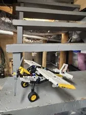 LEGO TECHNIC: Bush Plane (42198), no zebra stripes