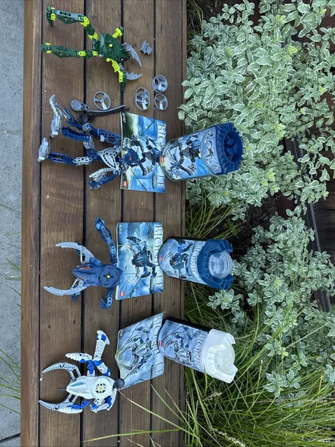 Lot Of LEGO Bionicle Mostly Complete With Instructions And Tins. Shoot Offers!