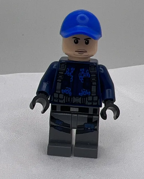 LEGO Minifigure ACU Trooper Ball Cap Medium Nougat Head  Jurassic World