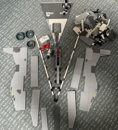 LEGO 6211 - Star Wars: Imperial Star Destroyer Incomplete With All Mini figures.