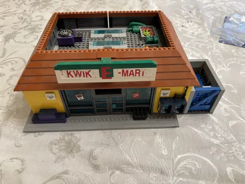 LEGO The Simpsons Kwik-E-Mart 71016 Incomplete Set as shown build only No Figs!