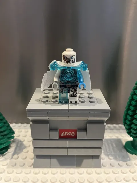 LEGO Chima Minifigure - Sir Fangar 70156 Fire vs. Ice loc102 Missing Head Gear