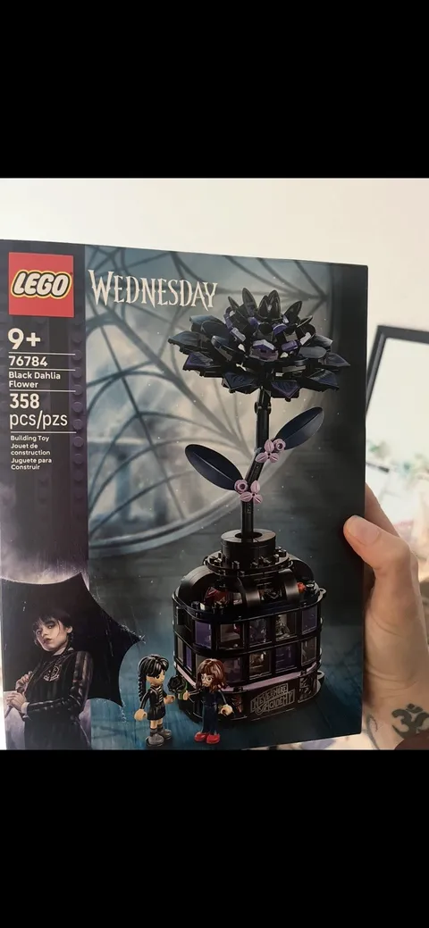 LEGO Wednesday Black Dahlia Flower Set 76784 358 Pieces Building Toy 9+
