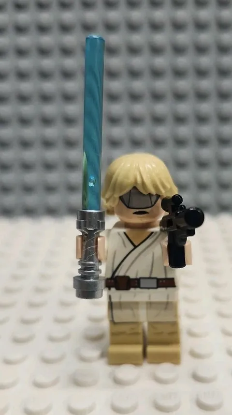 LEGO Star Wars Luke Skywalker Minifigure Tatooine Gray Visor With Light Saber 
