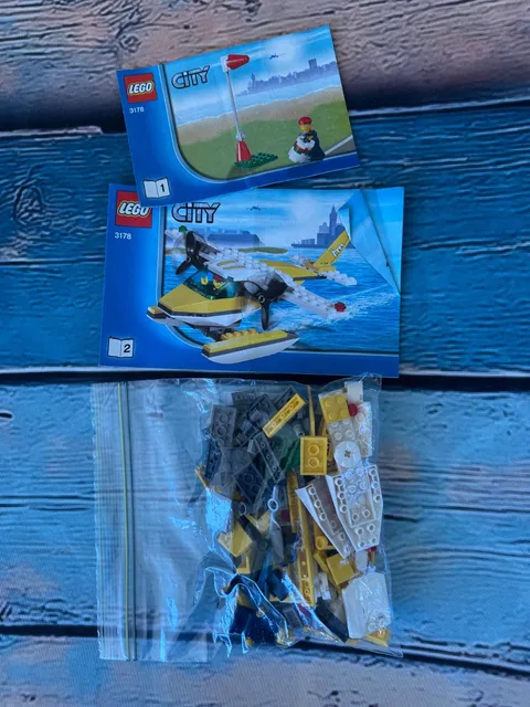 LEGO CITY: Seaplane (3178) 100% complete.