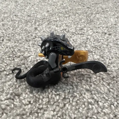 Lego Skalidor 9450 Epic Dragon Battle Ninjago Minifigure with staff