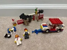 Lego 1497 Rally & Pit Crew Team, 95% complete
