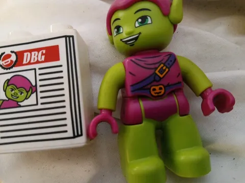 Lego Duplo Green~ Lot Of 2 Pc Figures Marvel Comics Replacement Parts Peices 