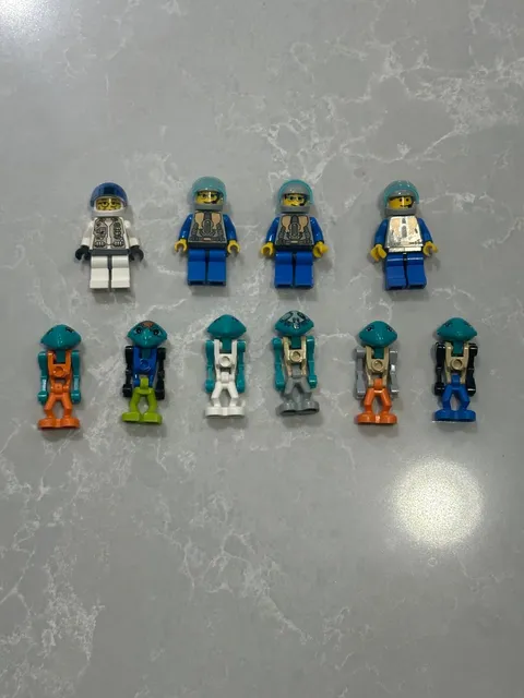 Lego Life On Mars Minifigures Lot of 10 Aliens Martian Astronaut 7315 7316 7313