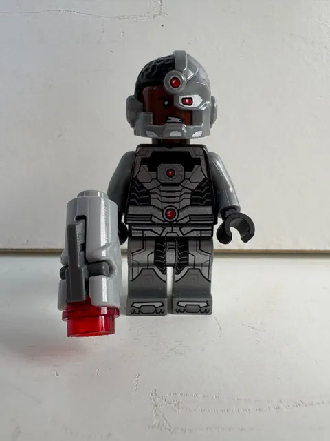 LEGO DC Comics Cyborg w/ Blaster Genuine Lego Minifigure 76028 Justice League