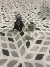 Lego Star Wars Mandalorian & Grogu minifigures from 75447 The Razor Crest
