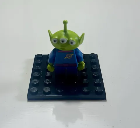 LEGO Green Alien Disney 71012 Pizza Planet Collectible Minifigure Toy Story