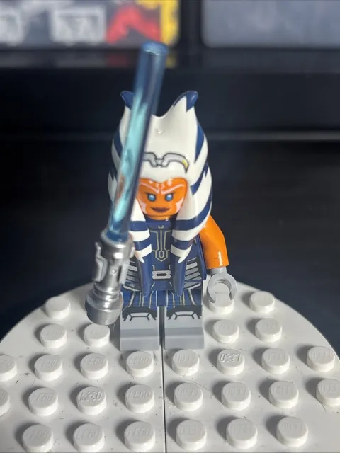 LEGO Star Wars Ahsoka Tano Minifigure The Clone Wars 75283 sw1096