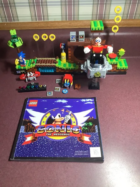 LEGO Sonic the Hedgehog . Green Hill Zone (21331)