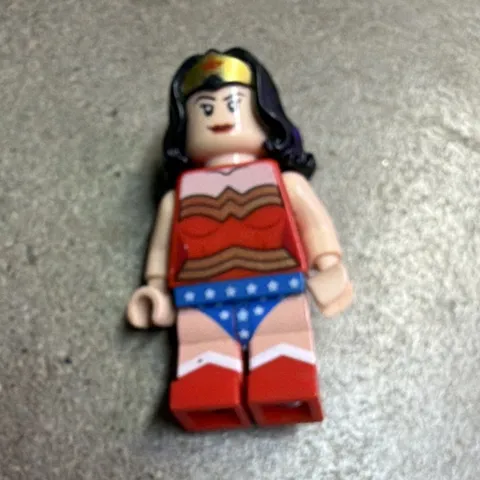 LEGO Minifigure Wonder Woman DC Superhero Double Sided Head