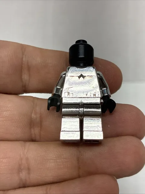 Lego Star Wars sw0097 Chrome Silver Stormtrooper Authentic Parts 